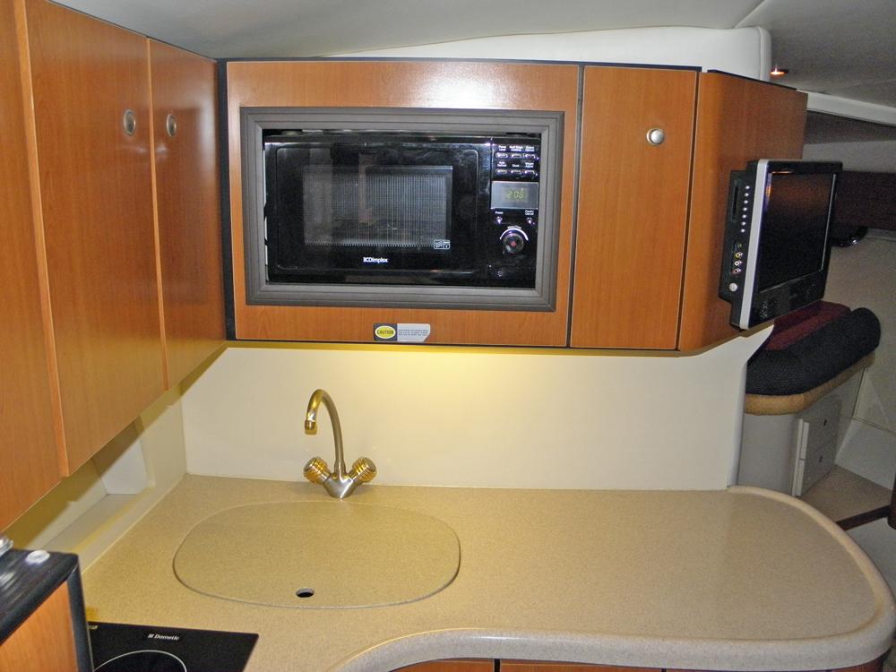 Saloon, Accommodation